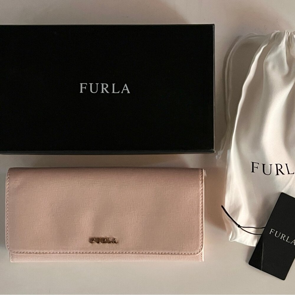 Brand new with tags Furla extra large bifold wallet in light pink leather